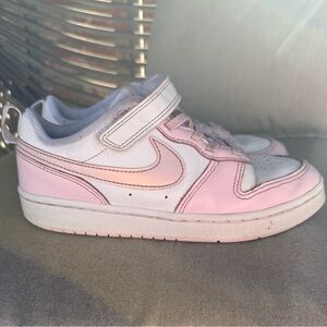 Nike court Bourough Low pink Youth 2.5